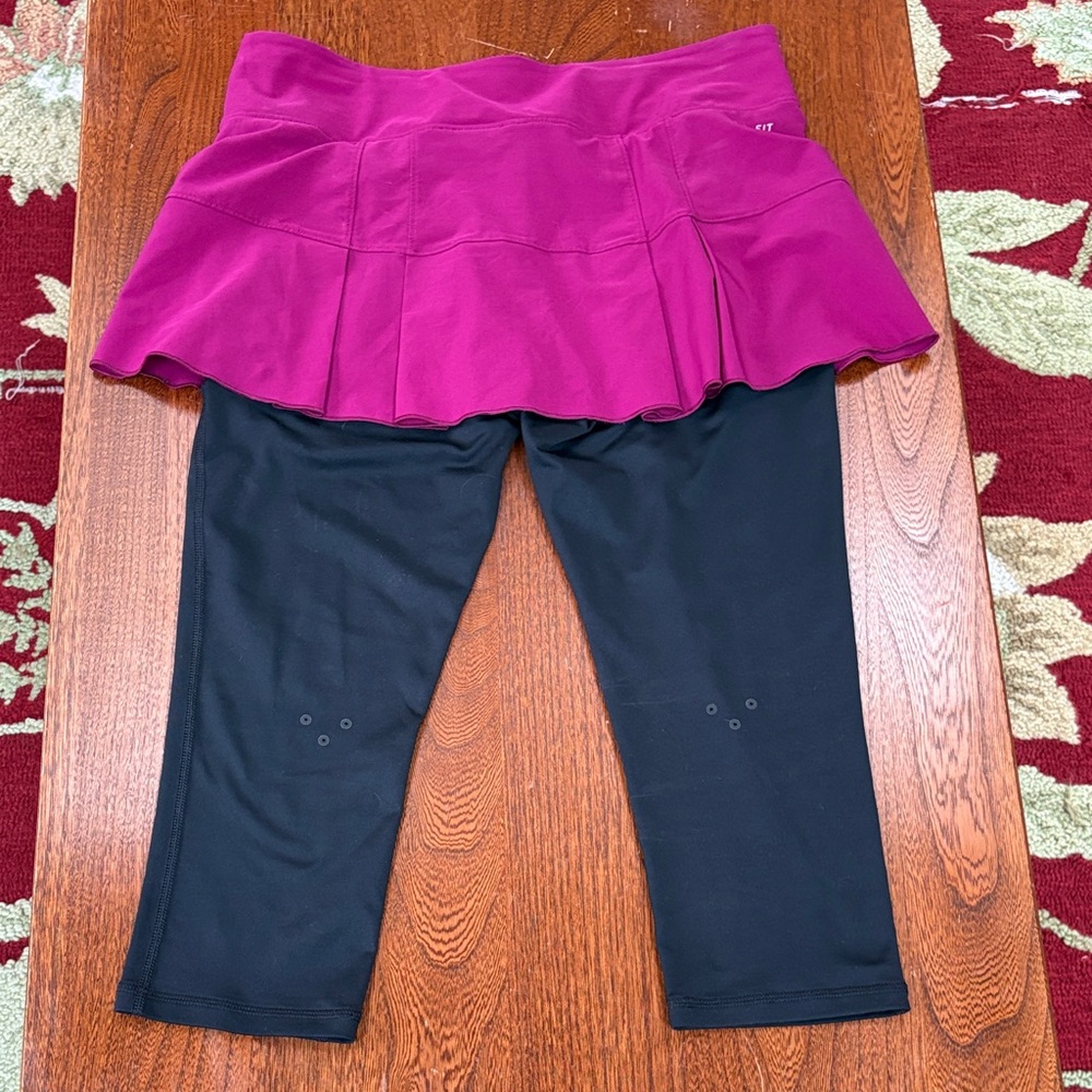 🌥️ Nike Skort/Skirt/Leggings Combo Magenta and Black Medium 🌥️ - Picture 3 of 11
